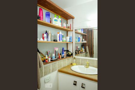 Apartamento à venda com 120m², 3 quartos e sem vagaBanheiro - Suite