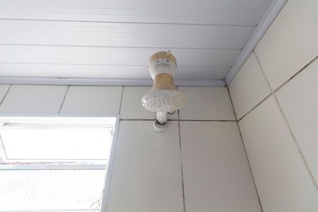 Banheiro de casa para alugar com 1 quarto, 25m² em Vila Guarani (z Sul), São Paulo