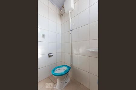 Banheiro de casa para alugar com 1 quarto, 25m² em Vila Guarani (z Sul), São Paulo