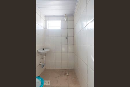 Banheiro de casa para alugar com 1 quarto, 25m² em Vila Guarani (z Sul), São Paulo