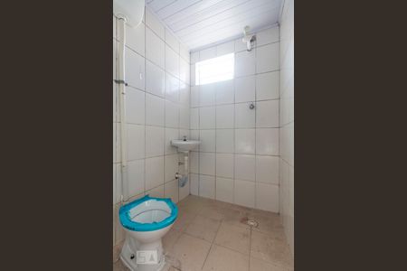 Banheiro de casa para alugar com 1 quarto, 25m² em Vila Guarani (z Sul), São Paulo