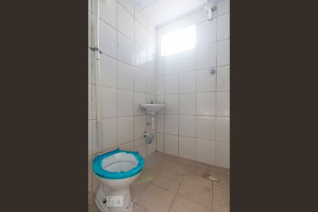 Banheiro de casa para alugar com 1 quarto, 25m² em Vila Guarani (z Sul), São Paulo