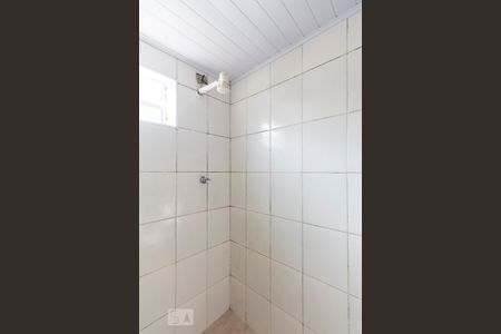 Banheiro de casa para alugar com 1 quarto, 25m² em Vila Guarani (z Sul), São Paulo