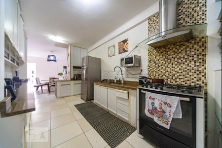 Casa à venda com 200m², 4 quartos e sem vagaCozinha 