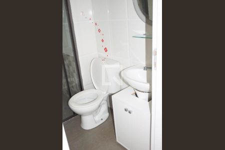 Casa à venda com 75m², 2 quartos e 2 vagas Casa à venda com 75m², 2 quartos e 2 vagasBanheiro