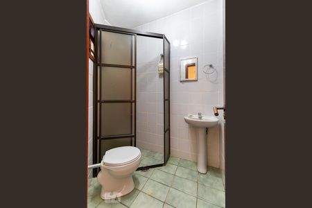 Casa de condomínio à venda com 600m², 5 quartos e 6 vagas Casa de condomínio à venda com 600m², 5 quartos e 6 vagasBanheiro espaço gourmet