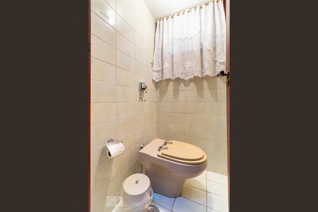 Casa de condomínio à venda com 600m², 5 quartos e 6 vagas Casa de condomínio à venda com 600m², 5 quartos e 6 vagasLavabo