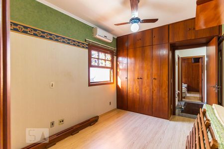 Casa de condomínio à venda com 600m², 5 quartos e 6 vagas Casa de condomínio à venda com 600m², 5 quartos e 6 vagasQuarto da suíte 4