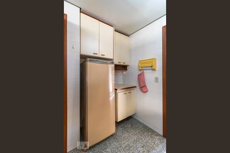 Casa de condomínio à venda com 600m², 5 quartos e 6 vagas Casa de condomínio à venda com 600m², 5 quartos e 6 vagasCozinha