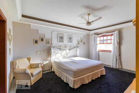 Casa de condomínio à venda com 600m², 5 quartos e 6 vagas Casa de condomínio à venda com 600m², 5 quartos e 6 vagasQuarto da suíte1