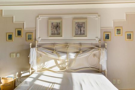 Casa de condomínio à venda com 600m², 5 quartos e 6 vagas Casa de condomínio à venda com 600m², 5 quartos e 6 vagasQuarto da suíte1