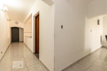 Casa à venda com 300m², 3 quartos e 3 vagas Casa à venda com 300m², 3 quartos e 3 vagasCorredor