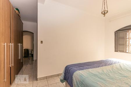 Casa à venda com 300m², 3 quartos e 3 vagas Casa à venda com 300m², 3 quartos e 3 vagasQuarto 2