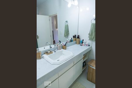 Apartamento à venda com 120m², 3 quartos e 2 vagasBanheiro da Suíte