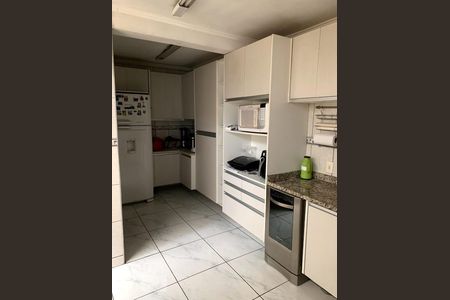Casa à venda com 400m², 5 quartos e 2 vagas Casa à venda com 400m², 5 quartos e 2 vagasCozinha