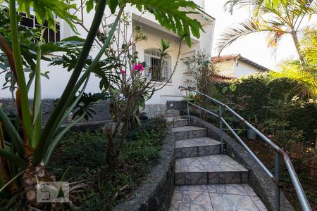 Casa à venda com 210m², 3 quartos e 4 vagasJardim da entrada