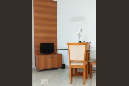 Sala  de apartamento para alugar com 1 quarto, 41m² em Vila Bertioga, São Paulo