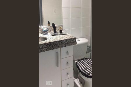 Banheiro  de apartamento para alugar com 1 quarto, 41m² em Vila Bertioga, São Paulo