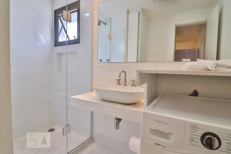 Apartamento para alugar com 100m², 3 quartos e 2 vagas Apartamento para alugar com 100m², 3 quartos e 2 vagasBanheiro