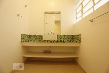 Apartamento à venda com 230m², 3 quartos e 1 vagaBanheiro da Suíte