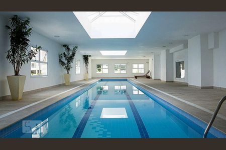 Apartamento à venda com 58m², 2 quartos e 2 vagas Apartamento à venda com 58m², 2 quartos e 2 vagasÁrea comum - Piscina