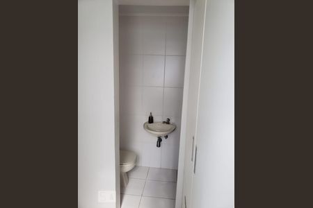 Banheiro de Serviço de apartamento à venda com 3 quartos, 128m² em Jardim das Laranjeiras, São Paulo