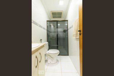 Casa à venda com 190m², 4 quartos e 4 vagas Casa à venda com 190m², 4 quartos e 4 vagasBanheiro