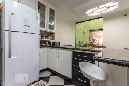 Casa à venda com 190m², 4 quartos e 4 vagas Casa à venda com 190m², 4 quartos e 4 vagasCozinha