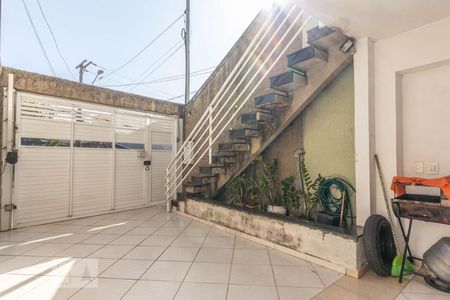 Casa à venda com 190m², 4 quartos e 4 vagas Casa à venda com 190m², 4 quartos e 4 vagasGaragem