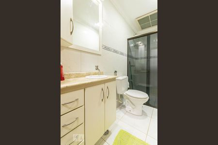 Casa à venda com 190m², 4 quartos e 4 vagas Casa à venda com 190m², 4 quartos e 4 vagasBanheiro
