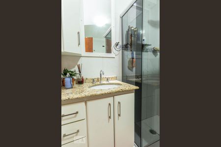 Casa à venda com 190m², 4 quartos e 4 vagas Casa à venda com 190m², 4 quartos e 4 vagasBanheiro suíte master