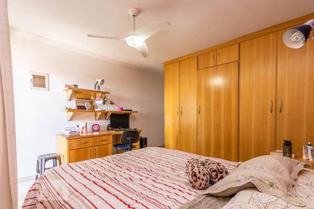 Casa à venda com 190m², 4 quartos e 4 vagas Casa à venda com 190m², 4 quartos e 4 vagasSuíte master
