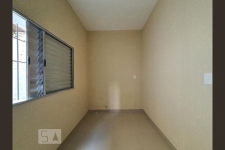 Quarto 2 de casa para alugar com 2 quartos, 65m² em Vila Firmiano Pinto, São Paulo