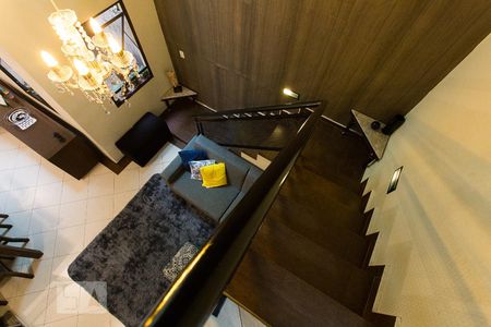 Casa à venda com 140m², 3 quartos e 2 vagasSala - Escada