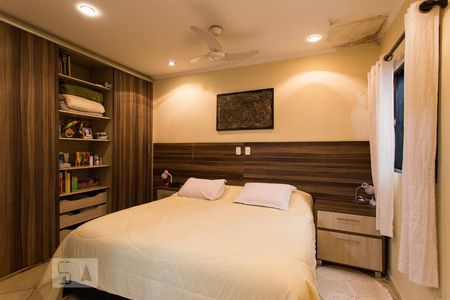 Casa à venda com 140m², 3 quartos e 2 vagasSuíte