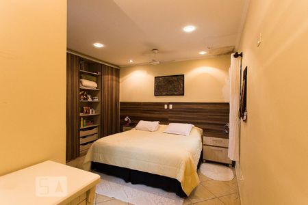 Casa à venda com 140m², 3 quartos e 2 vagasSuíte