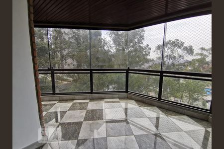 Apartamento à venda com 200m², 4 quartos e 3 vagas Apartamento à venda com 200m², 4 quartos e 3 vagasVaranda