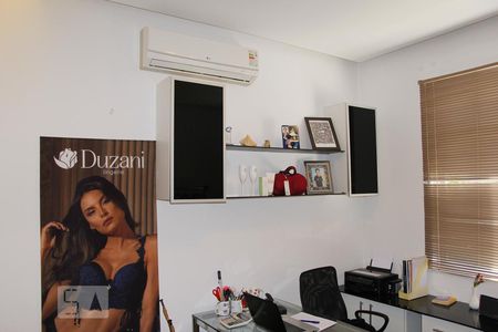 Apartamento à venda com 134m², 3 quartos e sem vagaEscritório