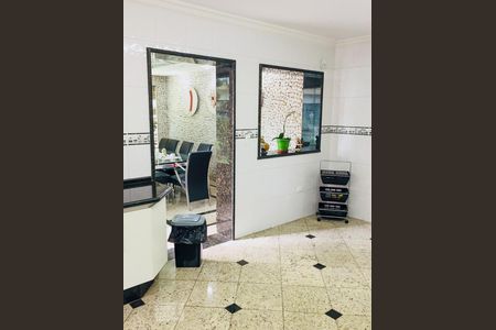 Casa à venda com 470m², 4 quartos e 7 vagas Casa à venda com 470m², 4 quartos e 7 vagasCozinha