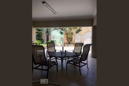 Casa à venda com 470m², 4 quartos e 7 vagas Casa à venda com 470m², 4 quartos e 7 vagasQuintal