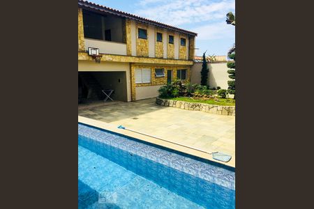 Casa à venda com 470m², 4 quartos e 7 vagas Casa à venda com 470m², 4 quartos e 7 vagasPiscina