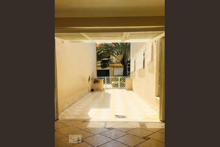 Casa à venda com 470m², 4 quartos e 7 vagas Casa à venda com 470m², 4 quartos e 7 vagasQuintal
