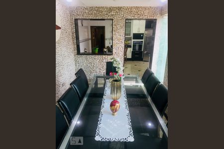 Casa à venda com 470m², 4 quartos e 7 vagas Casa à venda com 470m², 4 quartos e 7 vagasSala de Jantar