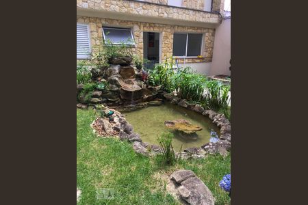 Casa à venda com 470m², 4 quartos e 7 vagas Casa à venda com 470m², 4 quartos e 7 vagasLago