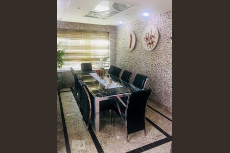 Casa à venda com 470m², 4 quartos e 7 vagas Casa à venda com 470m², 4 quartos e 7 vagasSala de Jantar