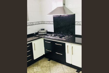 Casa à venda com 470m², 4 quartos e 7 vagas Casa à venda com 470m², 4 quartos e 7 vagasCozinha