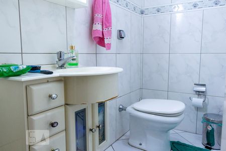 Casa à venda com 200m², 3 quartos e 4 vagasBanheiro social 2