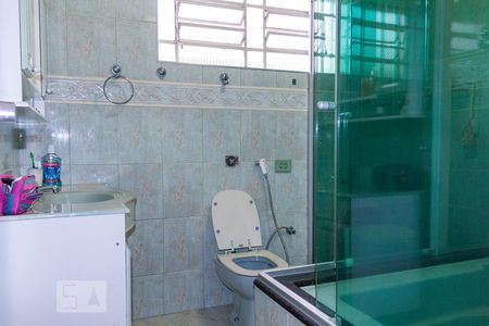 Casa à venda com 200m², 3 quartos e 4 vagasBanheiro social 1