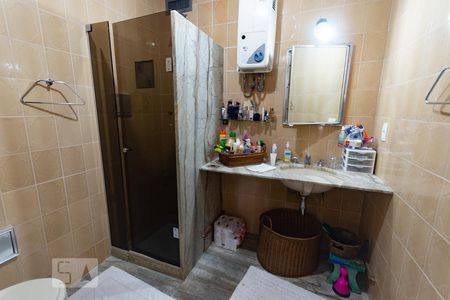Apartamento à venda com 175m², 4 quartos e 1 vaga Apartamento à venda com 175m², 4 quartos e 1 vagaBanheiro Social