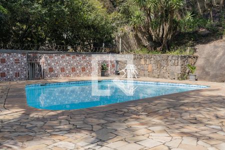 Apartamento à venda com 120m², 4 quartos e 2 vagas Apartamento à venda com 120m², 4 quartos e 2 vagasÁrea comum - Piscina